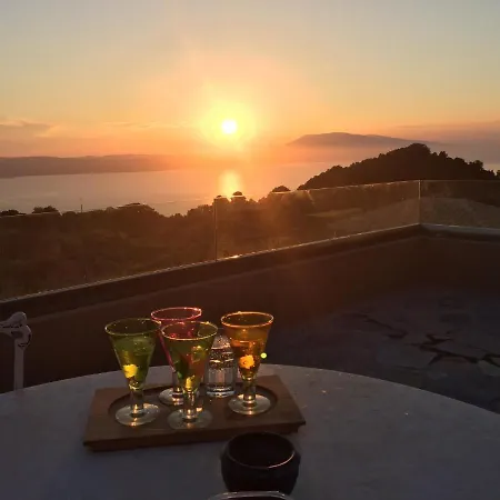 Luxury + Couchers De Soleil