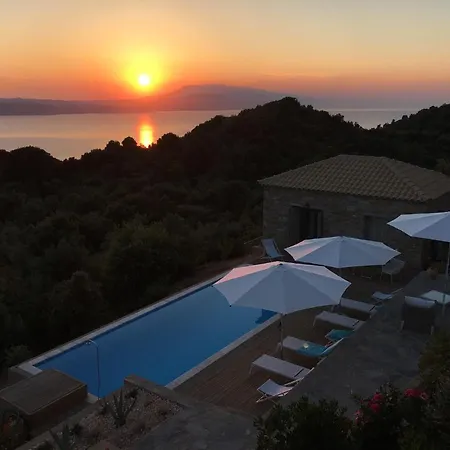 Luxury + Couchers De Soleil Villa *