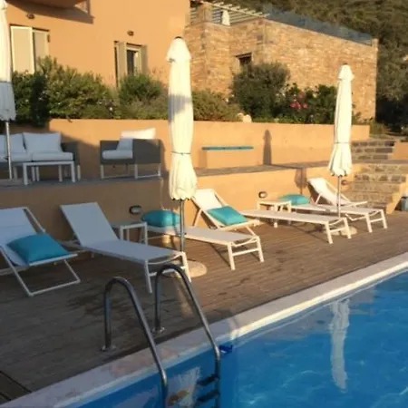 Luxury + Couchers De Soleil Villa