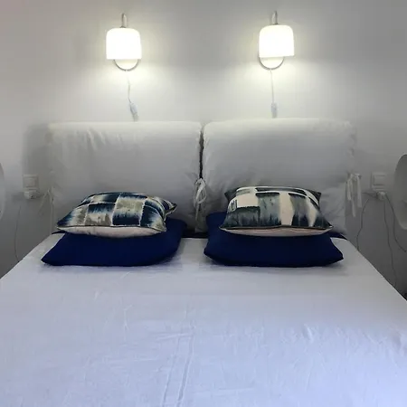Luxury + Couchers De Soleil *